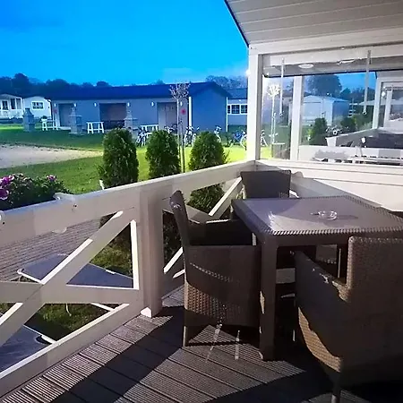 山林小屋 Holiday-camp